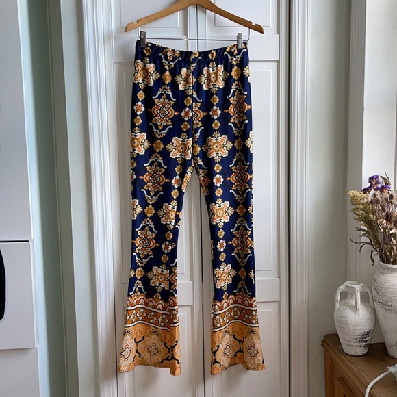 NWT MAGIC- Bell Bottom Flare Pants - Picture 1 of 7